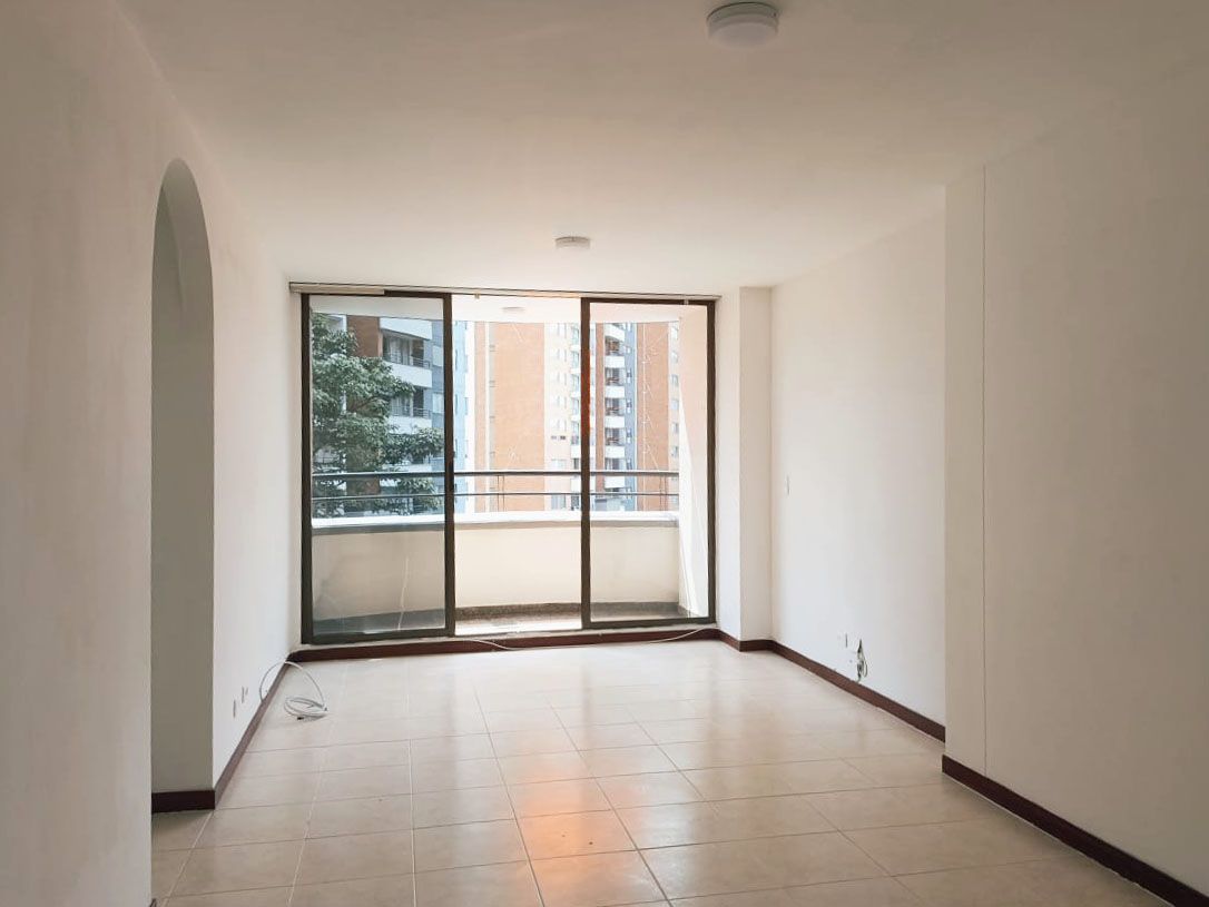Apartamento en arriendo Antioquia Medellín Loma De Los Bernal 86 m2 Habitaciones 3 Baños 2 Garajes 1 Precio $3200000