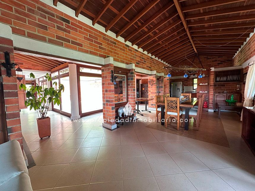 Casa Campestre en venta Antioquia La Estrella La Chinca 352 m2 Habitaciones 5 Baños 5 Garajes 3 Precio $3900000000