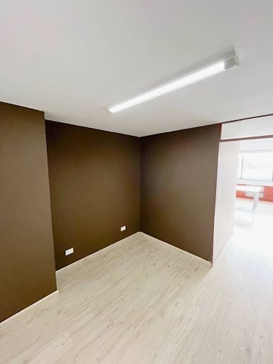 Oficina en venta Cundinamarca Bogotá Santa Barbara Central 24 m2 Habitaciones 0 Baños 1 Garajes 1 Precio $240000000