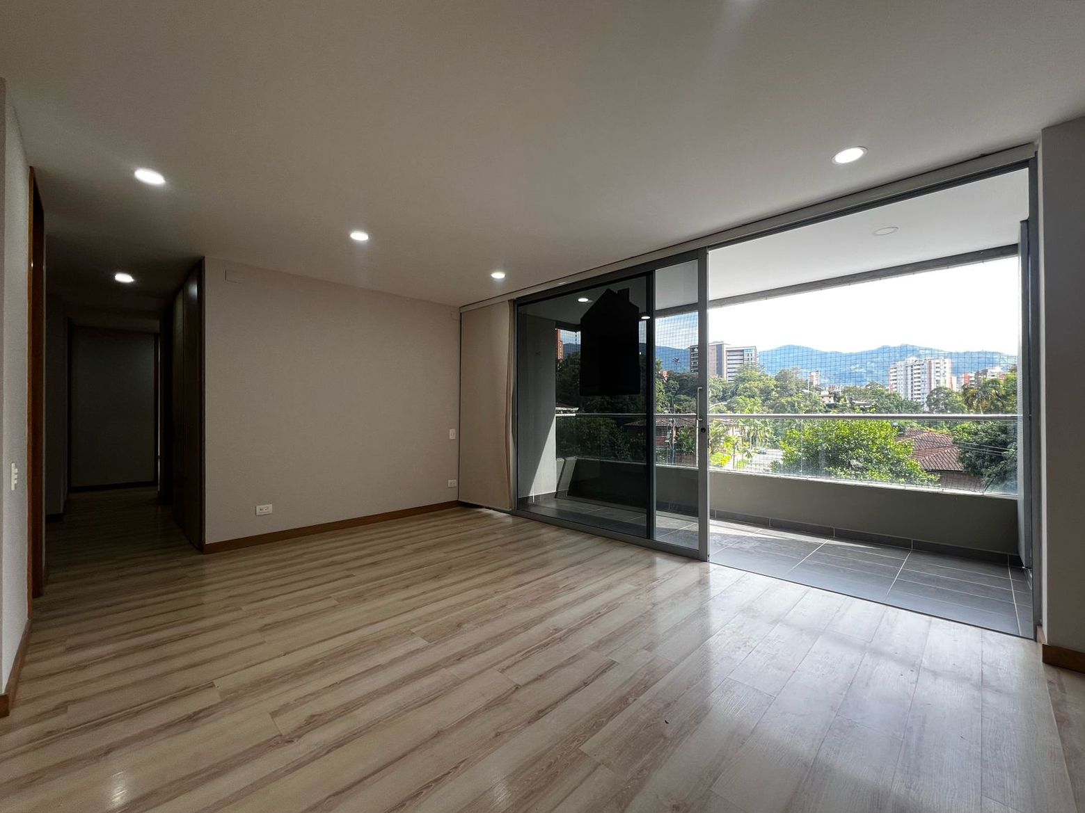 Apartamento en arriendo Antioquia Envigado Zúñiga 117 m2 Habitaciones 3 Baños 2 Garajes 1 Precio $5550000