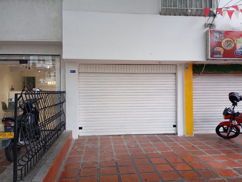 Local en arriendo Valle Del Cauca Cali Urbanización Colseguros 20 m2 Habitaciones 0 Baños 1 Garajes 1 Precio $1200000