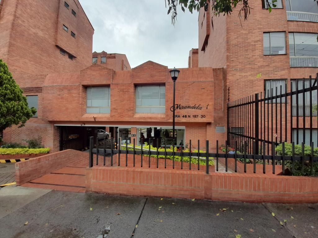 Apartamento en venta Cundinamarca Bogotá Mirandela 80 m2 Habitaciones 3 Baños 2 Garajes 1 Precio $373000000