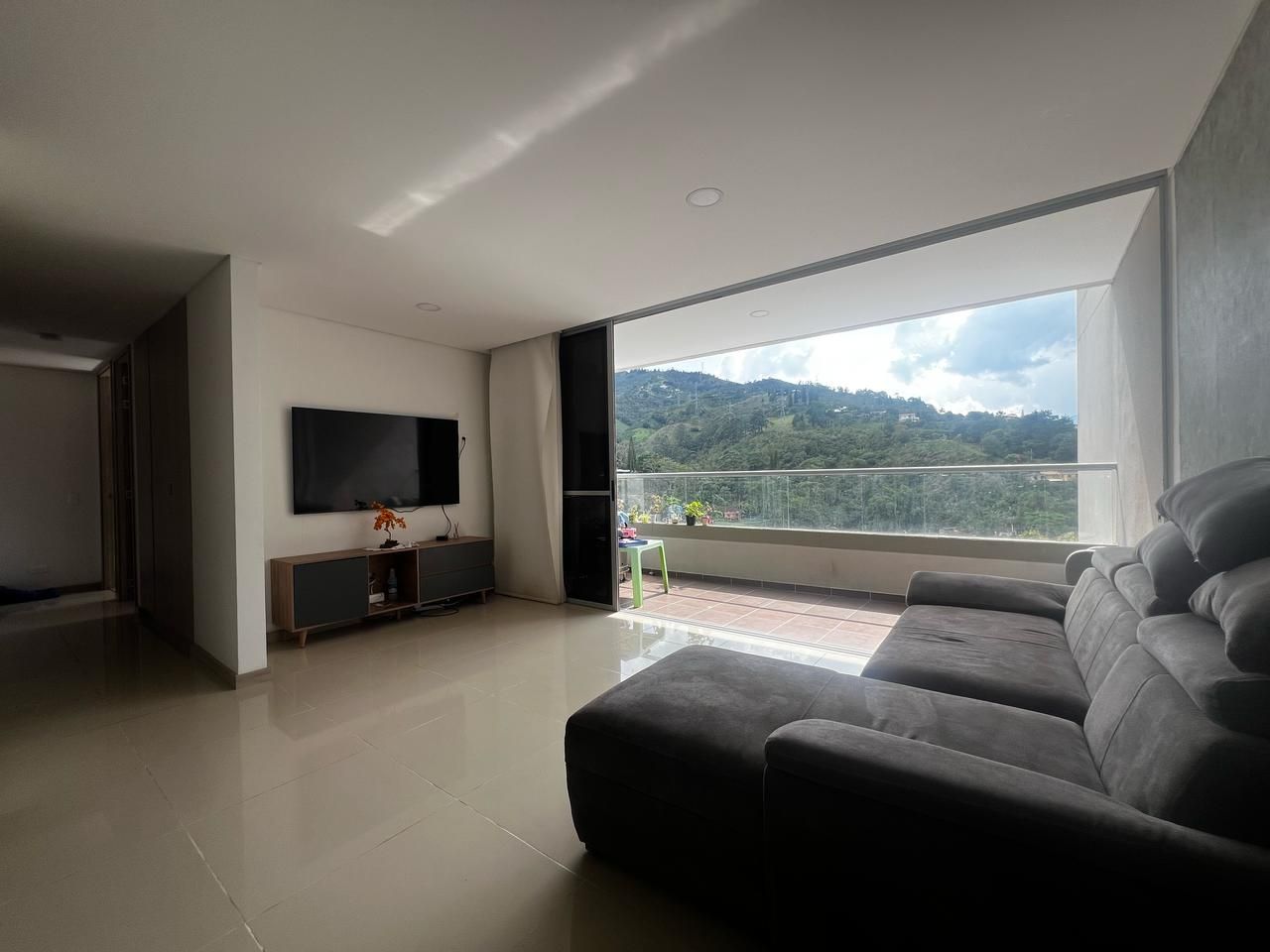 Apartamento en venta Antioquia Envigado El Salado 94 m2 Habitaciones 3 Baños 2 Garajes 1 Precio $690000000