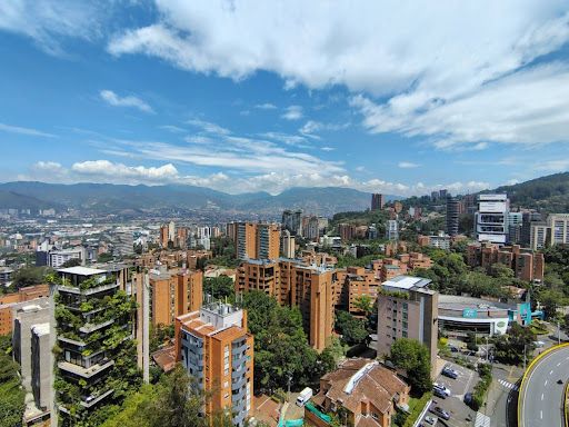 Oficina en arriendo Antioquia Medellín Las Lomas No1 62 m2 Habitaciones 0 Baños 2 Garajes 1 Precio $4600000