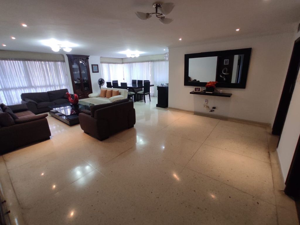 Apartamento en arriendo Atlántico Barranquilla Villa Country 270 m2 Habitaciones 3 Baños 5 Garajes 2 Precio $6300000