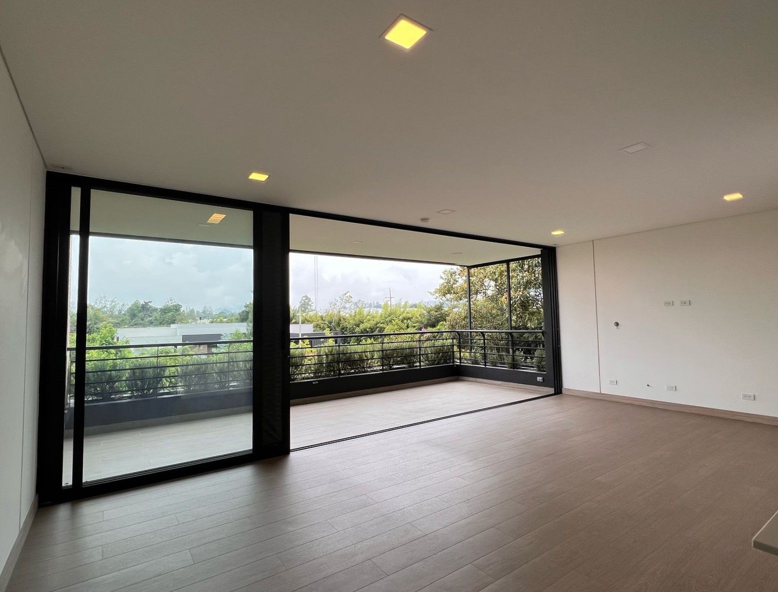 Apartamento en arriendo Antioquia Rionegro Barrio Obrero 125 m2 Habitaciones 2 Baños 3 Garajes 2 Precio $9600000