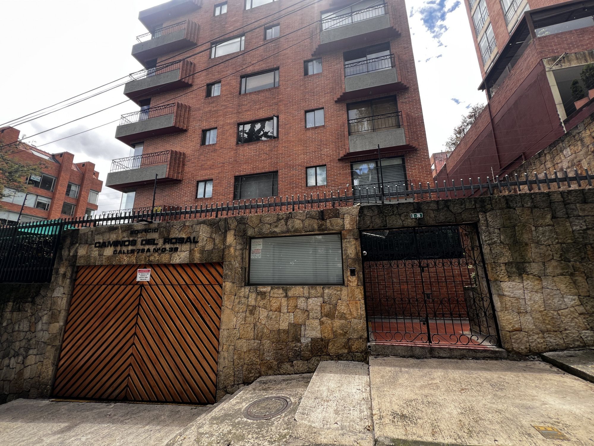 Apartamento en venta Cundinamarca Bogotá Los Rosales 167 m2 Habitaciones 3 Baños 5 Garajes 2 Precio $1300000000