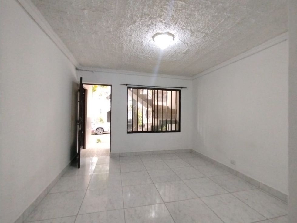 Casa en arriendo Antioquia Itagüí Santa María No 3 90 m2 Habitaciones 3 Baños 2 Garajes 0 Precio $1800000