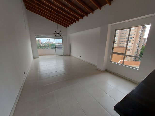 Apartamento en arriendo Antioquia Envigado Loma Linda 122 m2 Habitaciones 3 Baños 3 Garajes 3 Precio $4600000