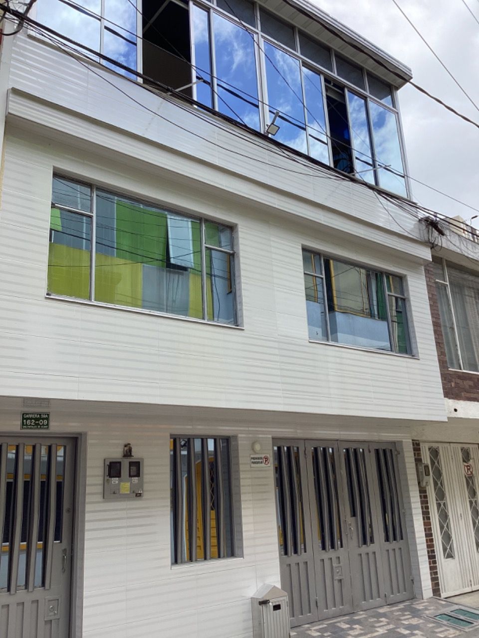 Casa en venta Cundinamarca Bogotá Gilmar 217 m2 Habitaciones 5 Baños 3 Garajes 1 Precio $950000000