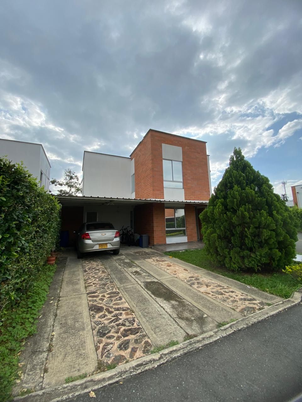 Casa en venta Valle Del Cauca Jamundí Cn Solares De La Morada Et I 185 m2 Habitaciones 4 Baños 4 Garajes 2 Precio $630000000