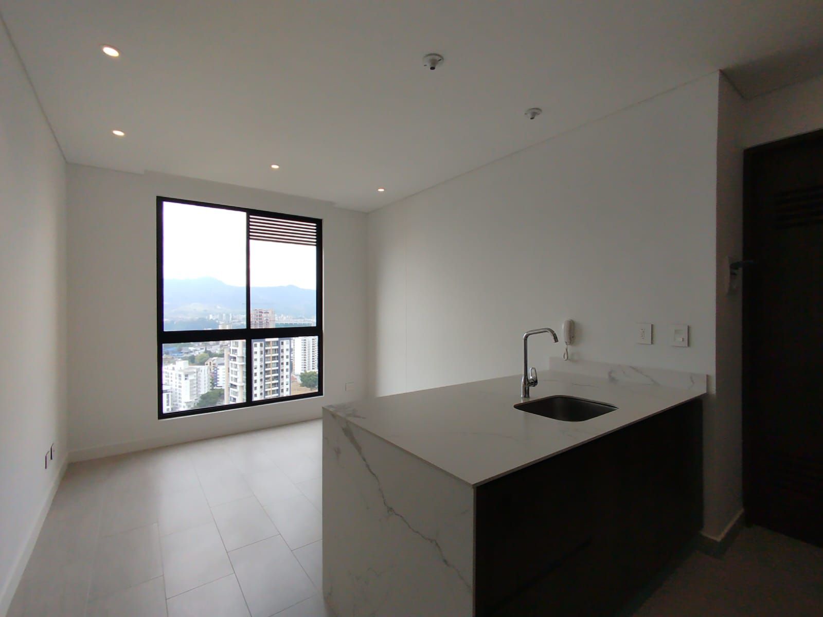 Apartaestudio en venta Risaralda Pereira Pinares De San Martin 40 m2 Habitaciones 1 Baños 1 Garajes 1 Precio $390000000