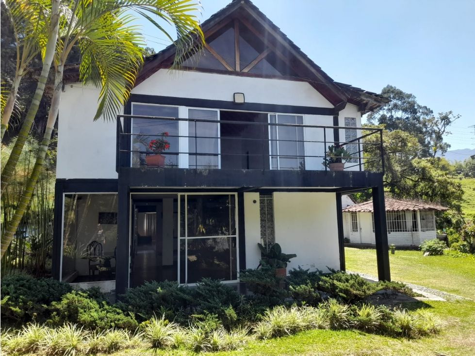 Finca en venta Antioquia Medellín Medellín 338 m2 Habitaciones 2 Baños 3 Garajes 2 Precio $2950000000