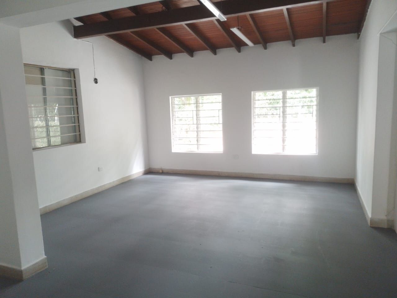 Oficina en arriendo Antioquia Medellín Patio Bonito 60 m2 Habitaciones 0 Baños 2 Garajes 1 Precio $6500000