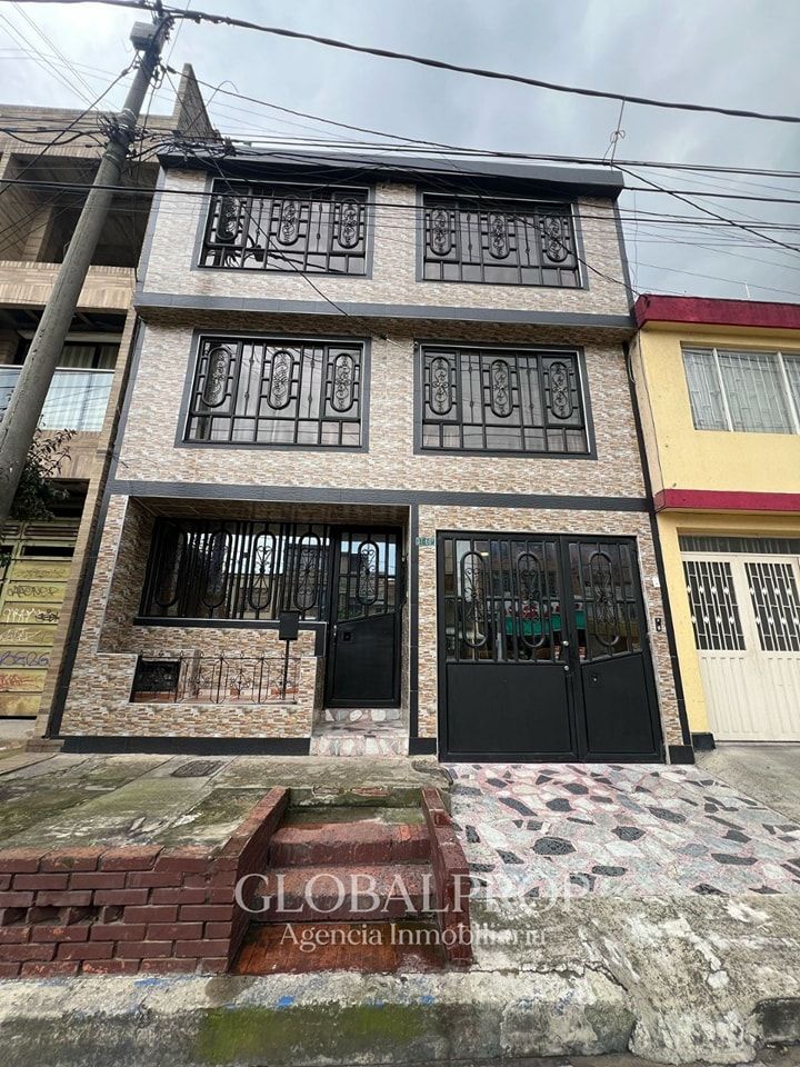 Casa en venta Cundinamarca Bogotá Carvajal 312 m2 Habitaciones 6 Baños 5 Garajes 1 Precio $750000000