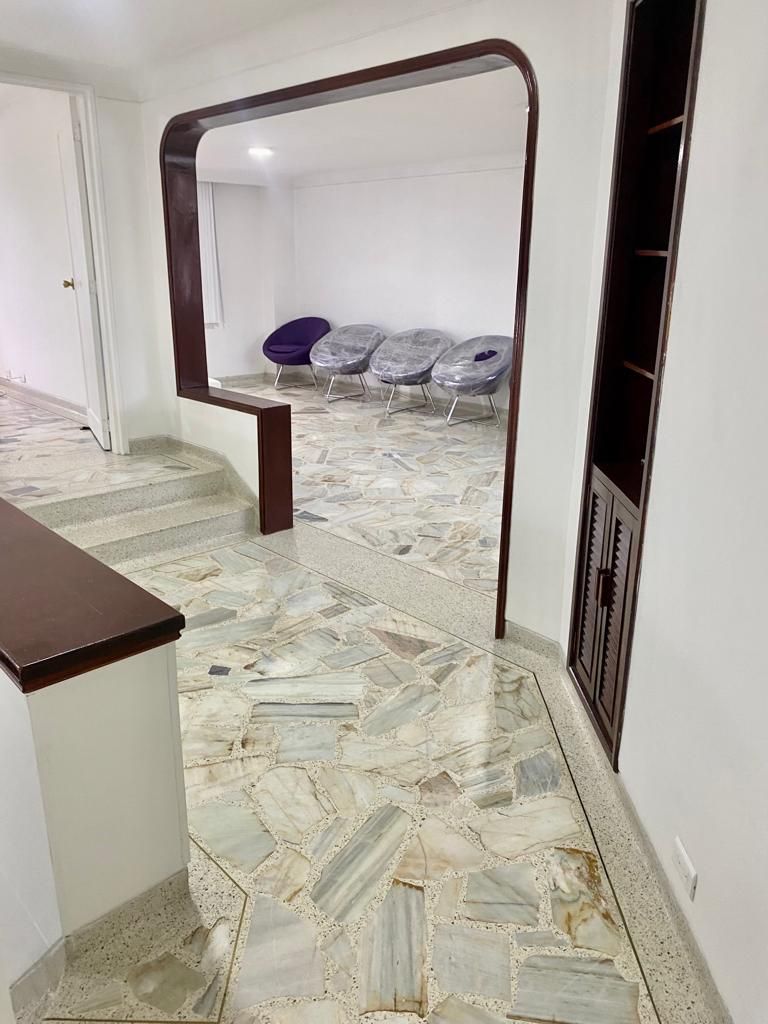 Apartaestudio en arriendo Valle Del Cauca Cali Urbanización Ciudad Jardín 74 m2 Habitaciones 1 Baños 2 Garajes 1 Precio $2550000