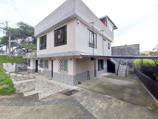 Casa en venta Risaralda Dosquebradas Ub La Sultana 190 m2 Habitaciones 5 Baños 2 Garajes 2 Precio $430000000