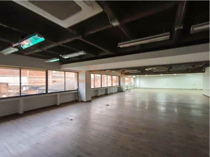 Oficina en arriendo Antioquia Itagüí La Esmeralda 659 m2 Habitaciones 0 Baños 2 Garajes 4 Precio $32950000