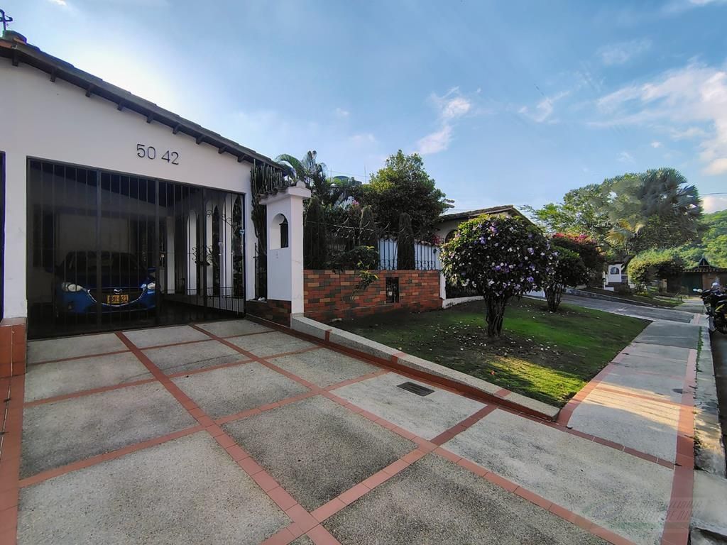 Casa en venta Santander Bucaramanga Pan De Azucar 240 m2 Habitaciones 5 Baños 4 Garajes 1 Precio $950000000