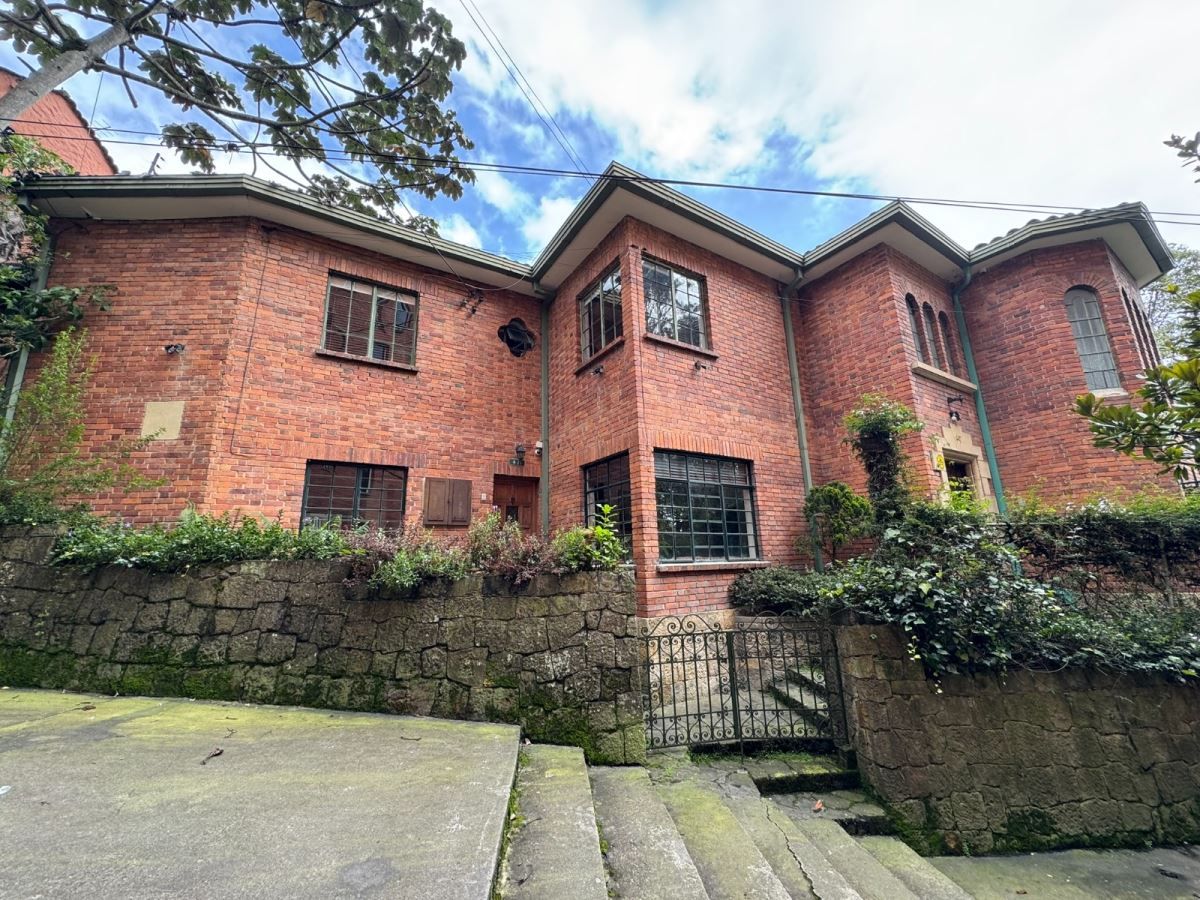 Casa en arriendo Cundinamarca Bogotá Bosque Izquierdo 402 m2 Habitaciones 2 Baños 5 Garajes 2 Precio $10500000