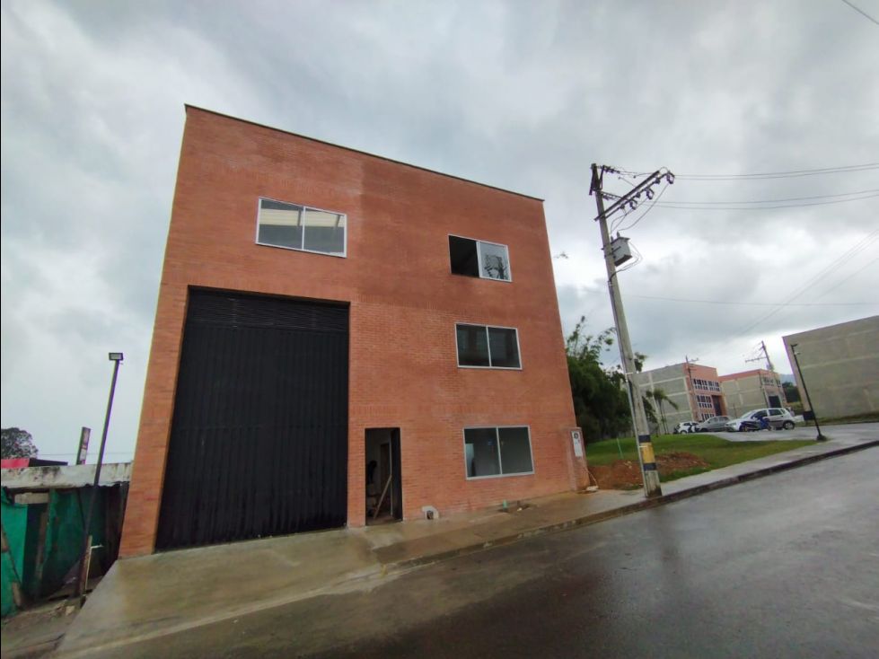 Bodega en arriendo o venta Antioquia Rionegro Rionegro 292 m2 Habitaciones 0 Baños 4 Garajes 0 Precio venta $1750000000 Precio arriendo $10400000