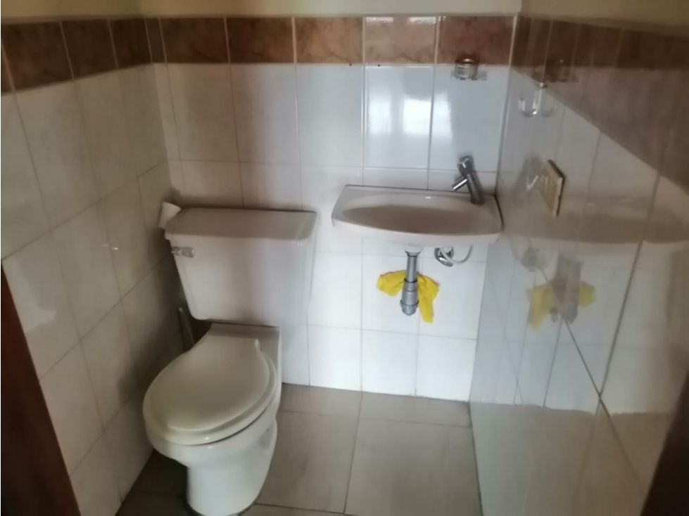 Local en arriendo Antioquia Medellín Manrique Oriental 190 m2 Habitaciones 0 Baños 1 Garajes 0 Precio $4000000