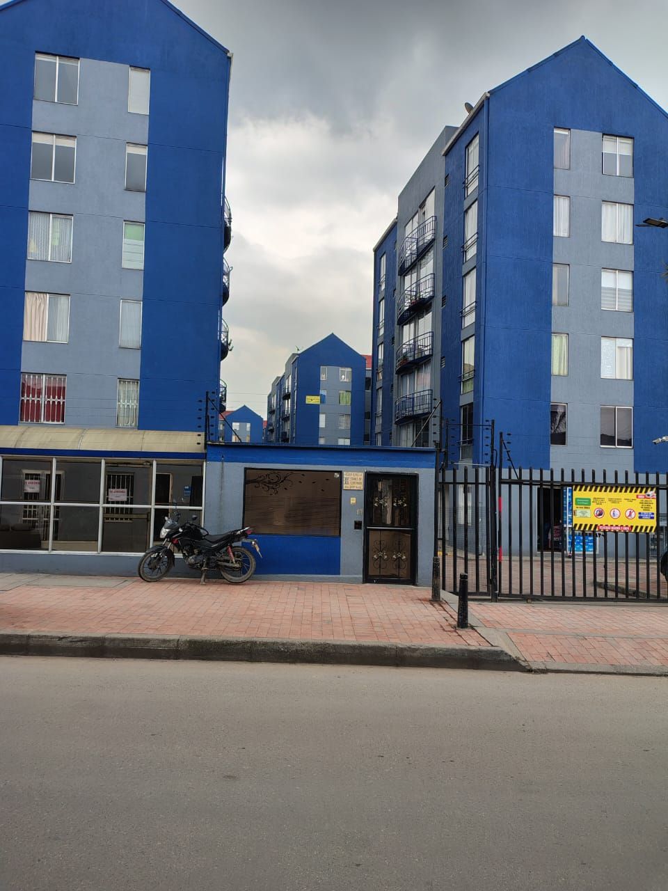 Apartamento en venta Cundinamarca Bogotá Cjr Torres De Centenario 46 m2 Habitaciones 3 Baños 2 Garajes 0 Precio $240000000