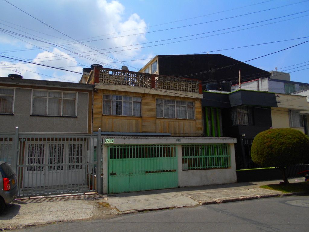 Casa en venta Cundinamarca Bogotá José Joaquín Vargas 235 m2 Habitaciones 5 Baños 2 Garajes 1 Precio $1100000000