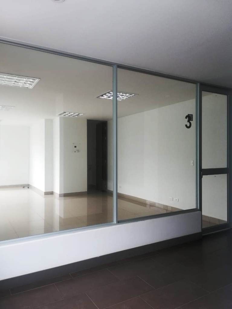Oficina en arriendo Risaralda Pereira Los Alpes 36 m2 Habitaciones 0 Baños 1 Garajes 1 Precio $2800000