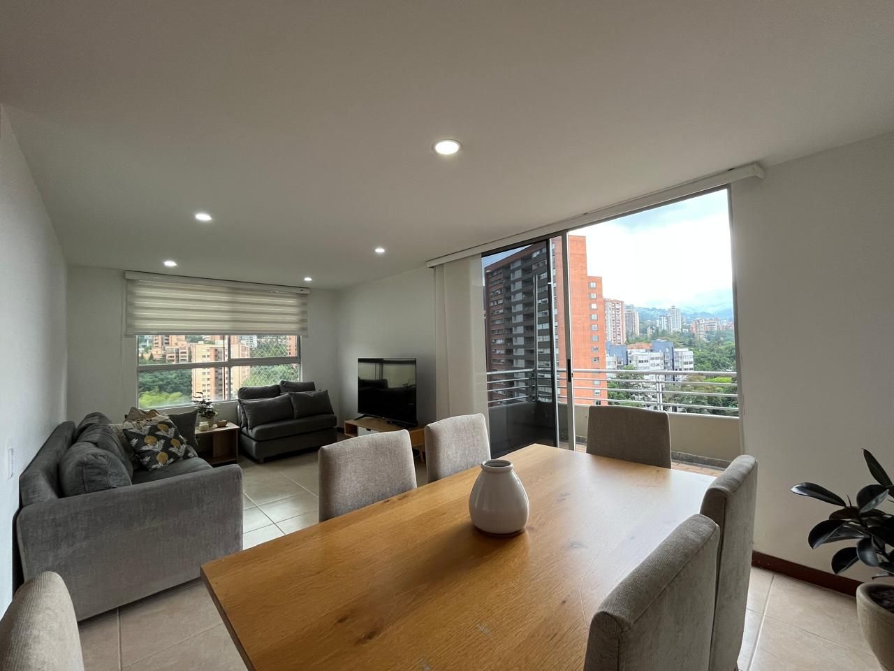 Apartamento en venta Antioquia Medellín El Poblado 140 m2 Habitaciones 3 Baños 4 Garajes 2 Precio $880000000