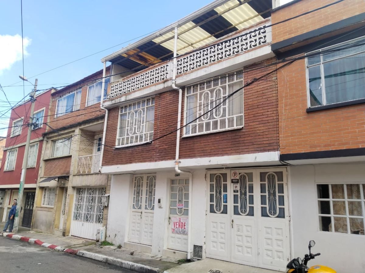 Casa en venta Cundinamarca Bogotá Rionegro 131 m2 Habitaciones 5 Baños 3 Garajes 1 Precio $610000000