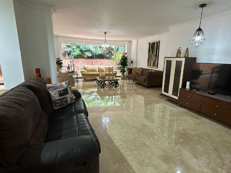 Casa en venta Antioquia Medellín San Lucas 373 m2 Habitaciones 4 Baños 5 Garajes 4 Precio $1560000000