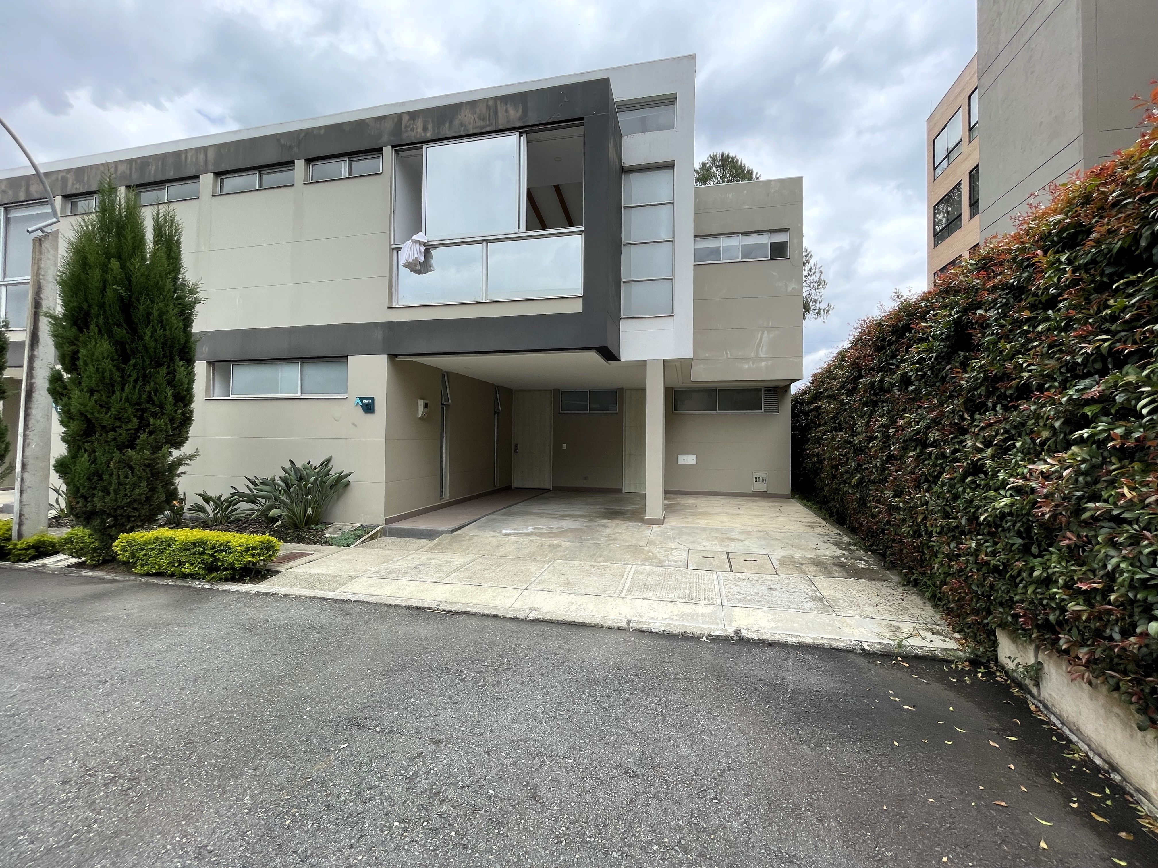 Casa en arriendo Antioquia Rionegro Gualanday 10 m2 Habitaciones 3 Baños 4 Garajes 2 Precio $5700000