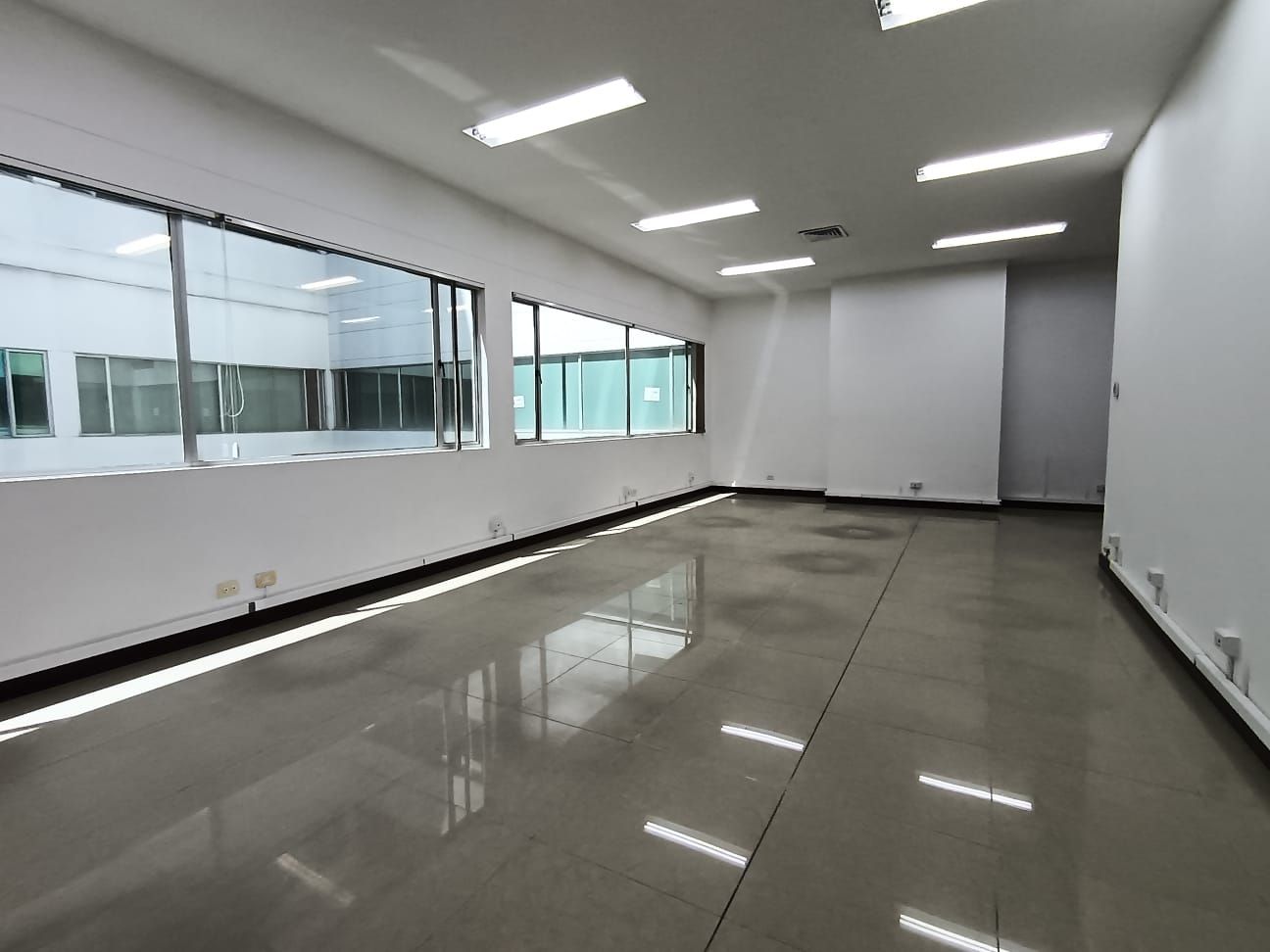 Oficina en arriendo Antioquia Medellín Aeroparque Juan Pablo Ii 80 m2 Habitaciones 0 Baños 2 Garajes 1 Precio $5500000