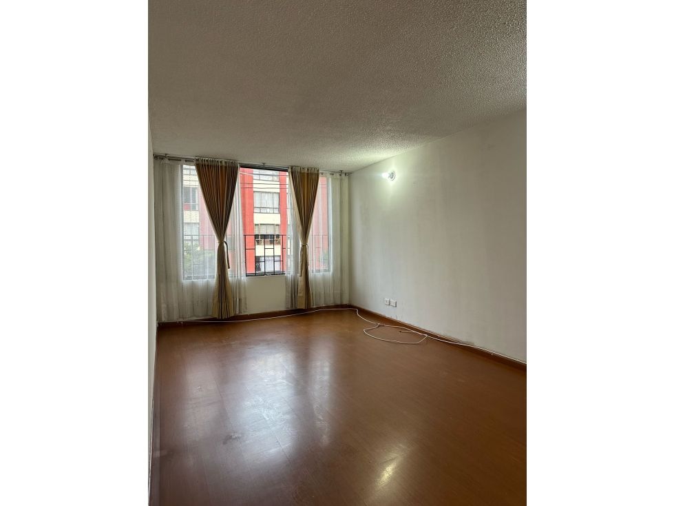 Apartamento en arriendo Cundinamarca Bogotá Bavaria 90 m2 Habitaciones 3 Baños 1 Garajes 1 Precio $1750000