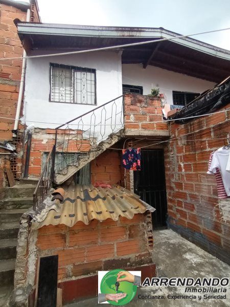 Edificio en venta Antioquia Itagüí San Antonio 256 m2 Habitaciones 4 Baños 2 Garajes 0 Precio $850000000