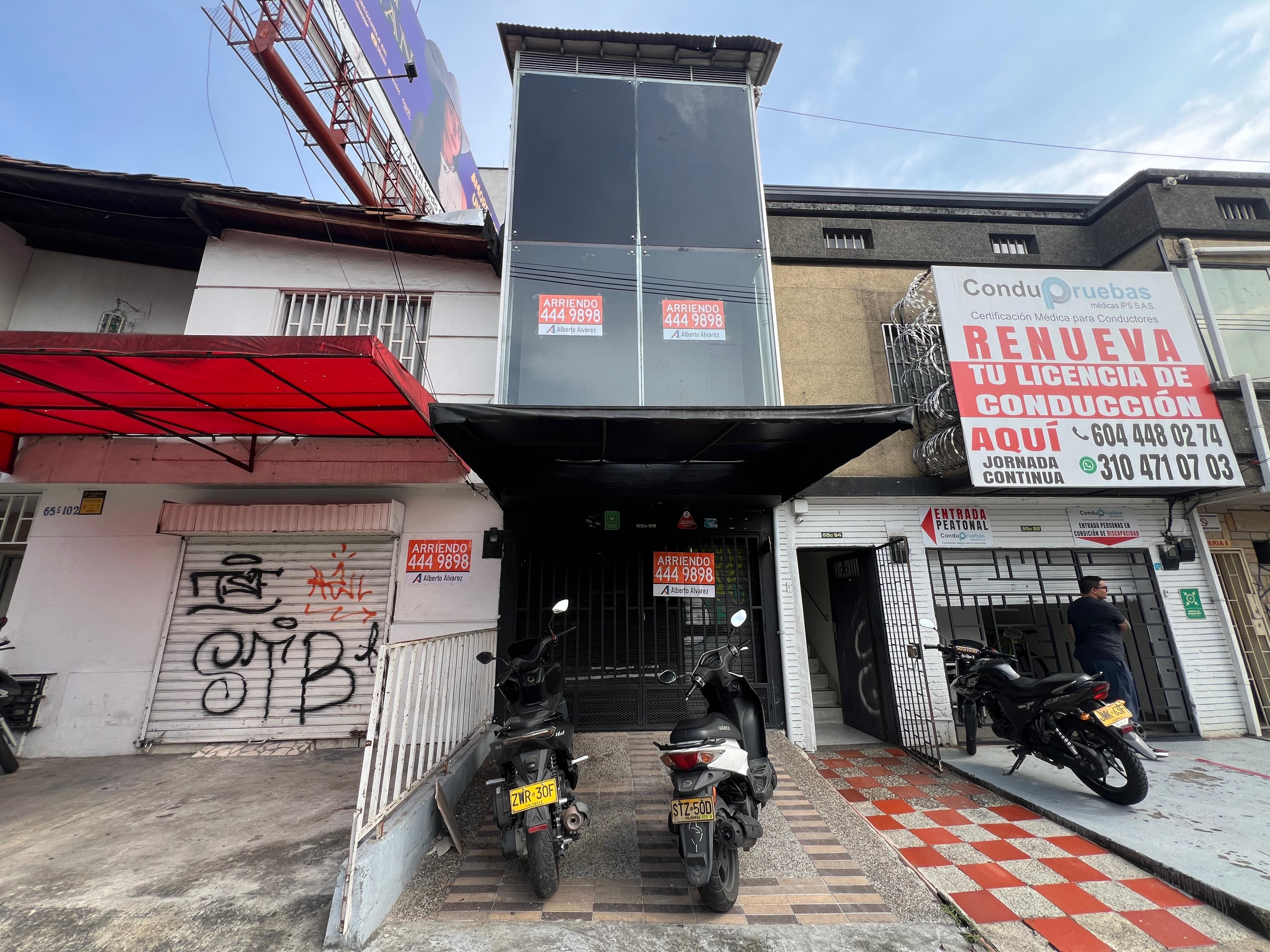 Local en arriendo Antioquia Medellín Los Conquistadores 110 m2 Habitaciones 0 Baños 3 Garajes 0 Precio $4500000