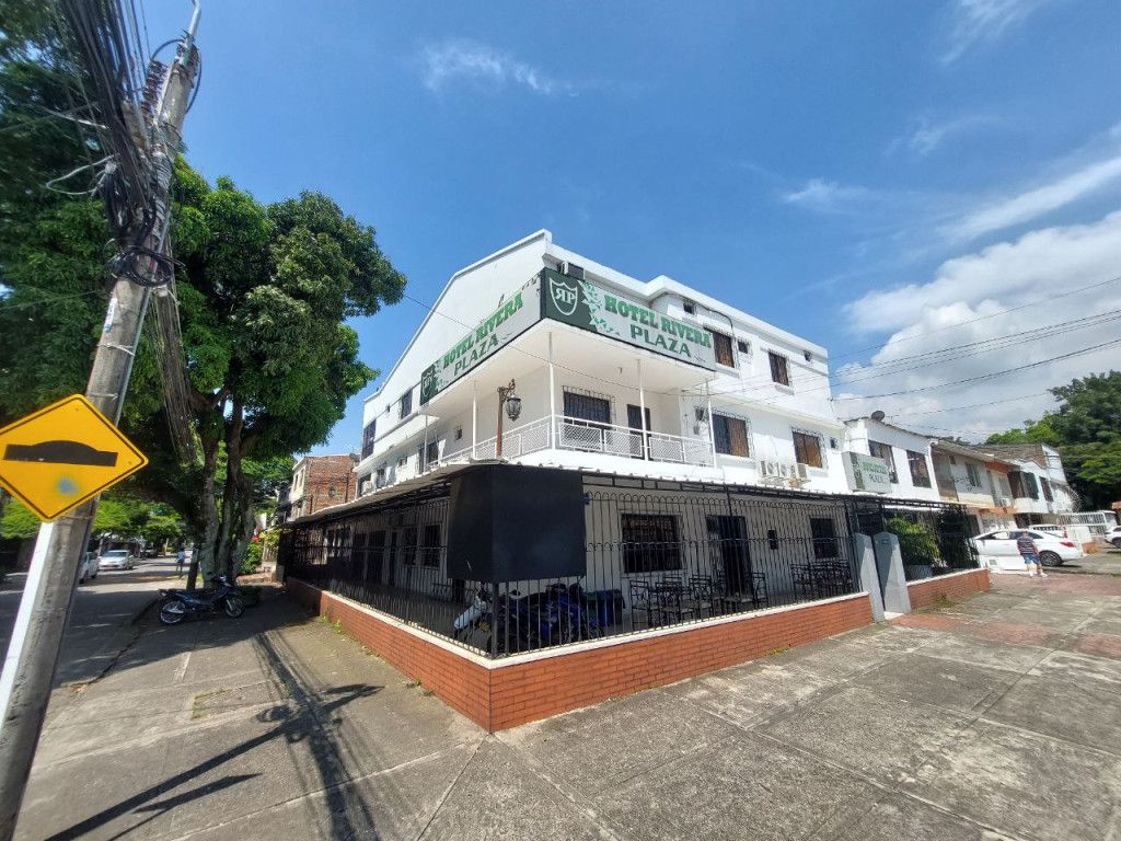 Edificio en venta Valle Del Cauca Cali Eucarístico 385 m2 Habitaciones 15 Baños 10 Garajes 6 Precio $2500000000