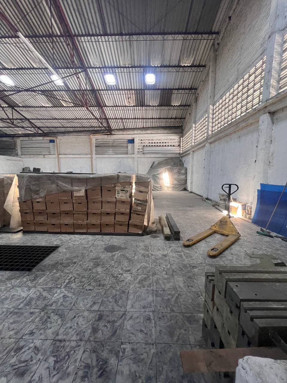 Bodega en venta Valle Del Cauca Cali San Nicolás 2312 m2 Habitaciones 0 Baños 4 Garajes 1 Precio $3040000000