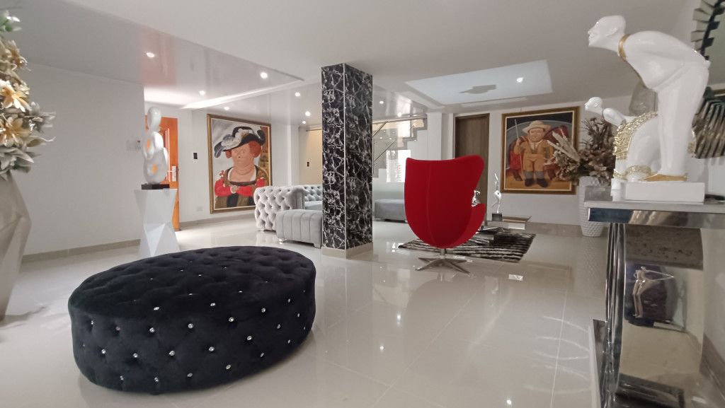 Casa en venta Valle Del Cauca Cali Tequendama 280 m2 Habitaciones 3 Baños 4 Garajes 1 Precio $995000000