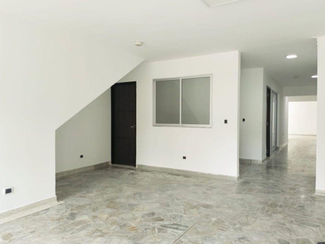 Oficina en arriendo Antioquia Medellín Estadio 200 m2 Habitaciones 0 Baños 3 Garajes 0 Precio $7300000