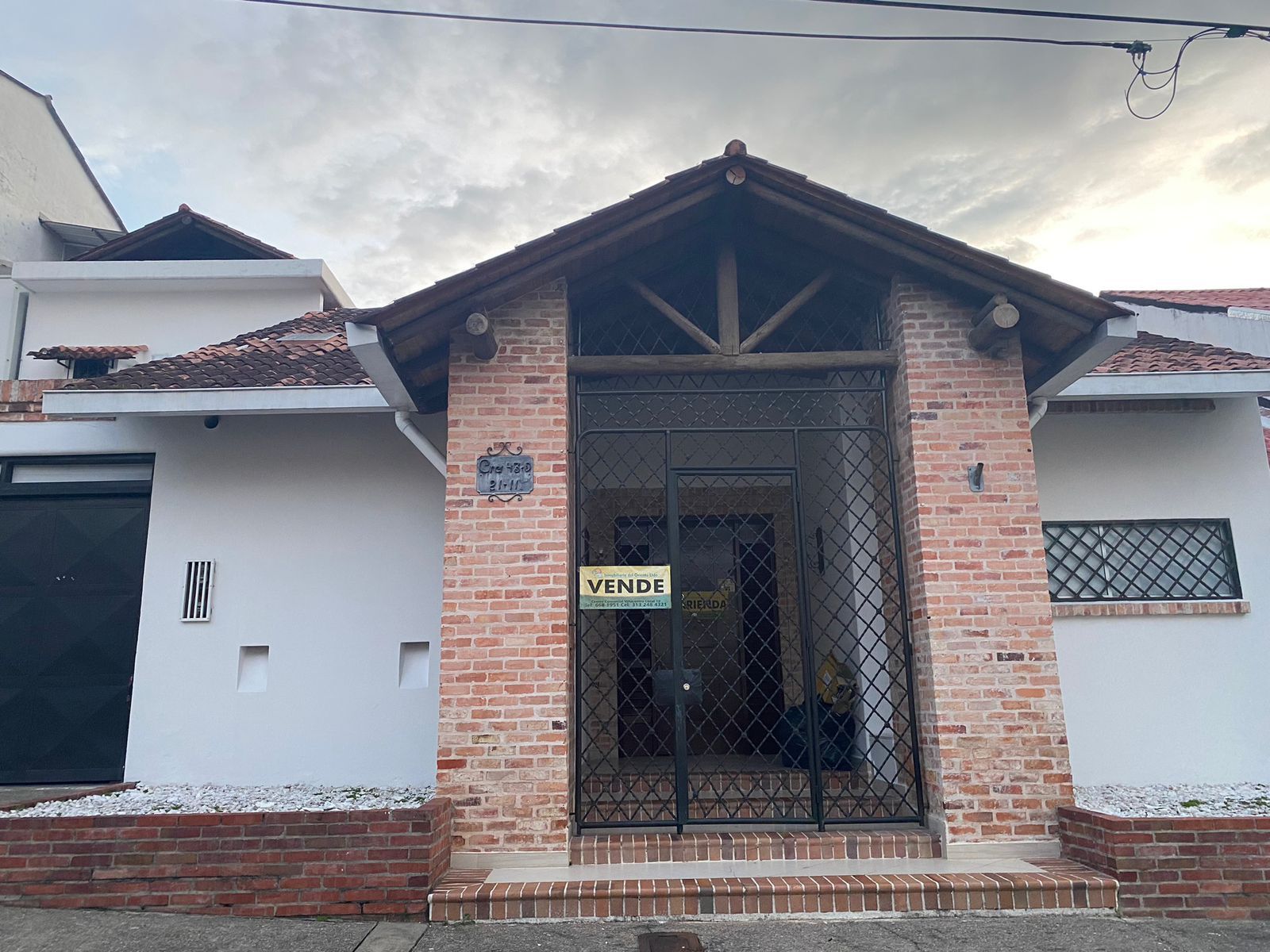 Casa en arriendo o venta Meta Villavicencio Buque 370 m2 Habitaciones 3 Baños 5 Garajes 2 Precio venta $1400000000 Precio arriendo $5450000