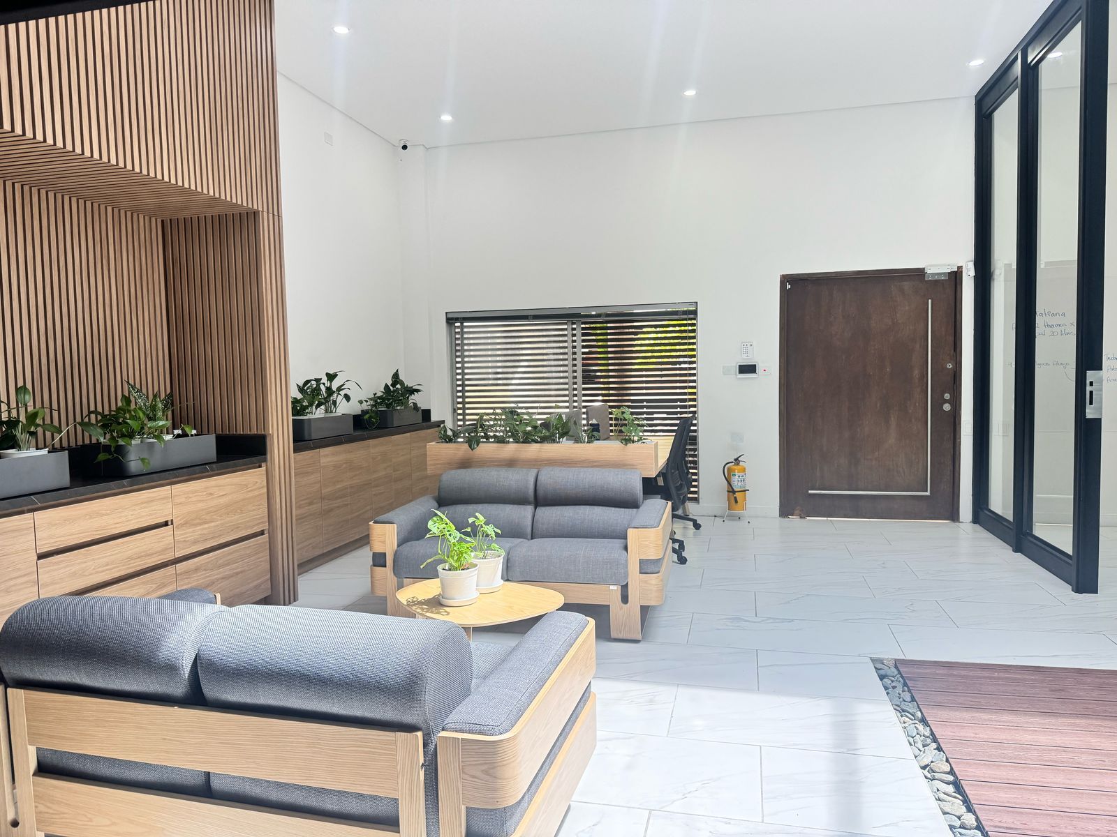 Oficina en arriendo Antioquia Medellín Los Conquistadores 230 m2 Habitaciones 0 Baños 3 Garajes 2 Precio $15800000