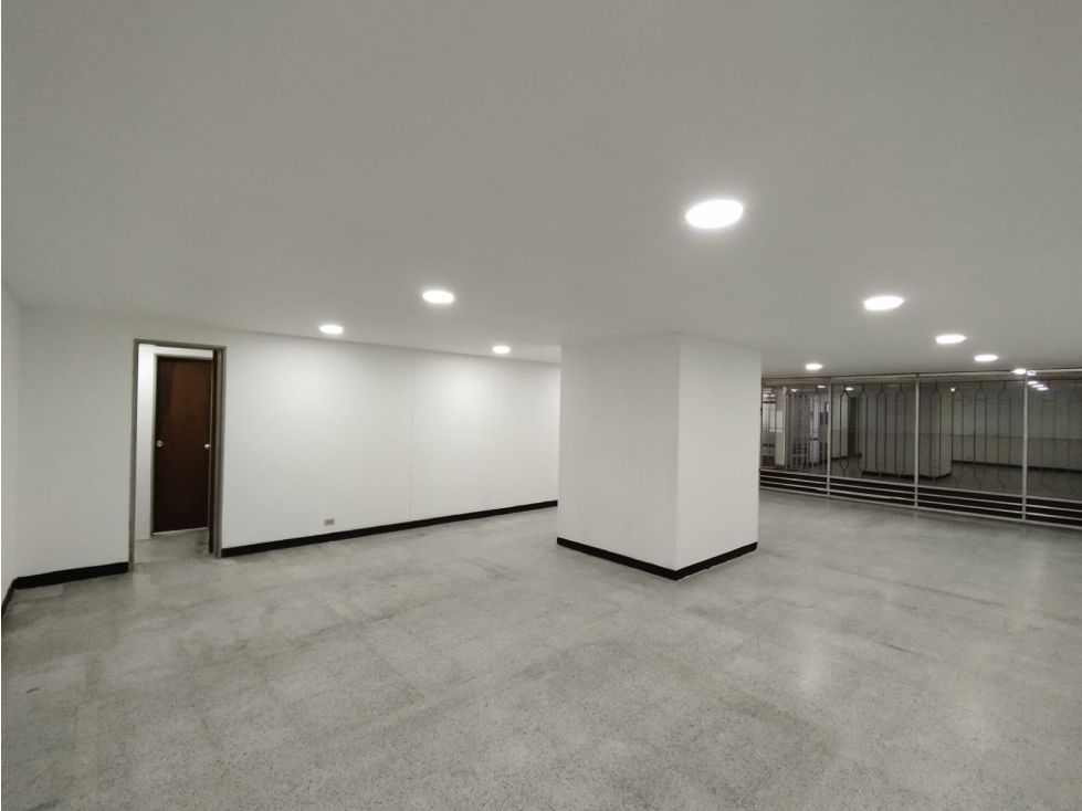 Local en venta Antioquia Medellín Urbanizacion Marco Fidel Suarez 75 m2 Habitaciones 0 Baños 0 Garajes 2 Precio $400000000