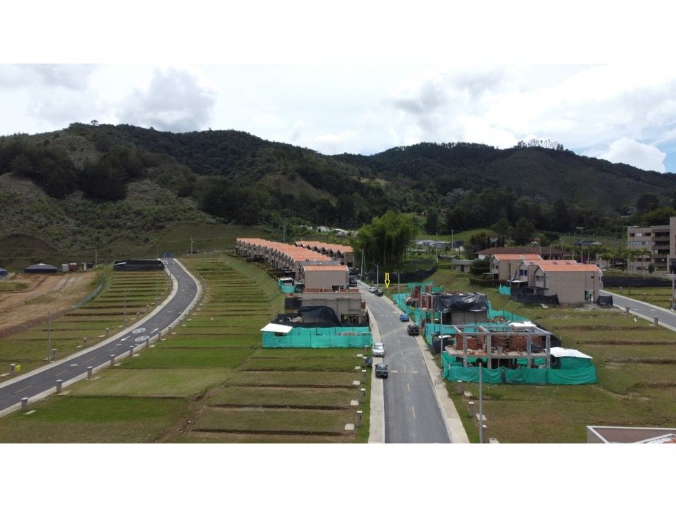 Lote en venta Antioquia El Retiro El Retiro 106 m2 Habitaciones 0 Baños 0 Garajes 2 Precio $385000000