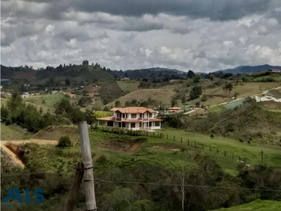 Finca en venta Antioquia San Vicente San Vicente 260 m2 Habitaciones 4 Baños 4 Garajes 5 Precio $950000000