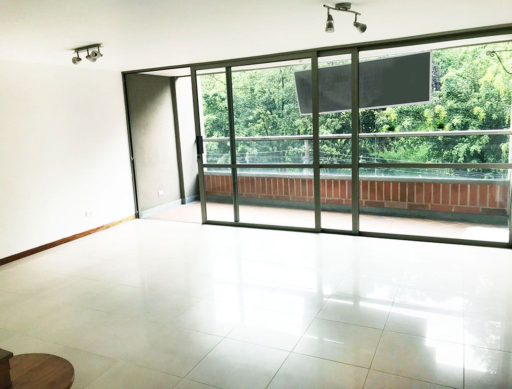 Apartamento en arriendo Antioquia Medellín El Castillo 120 m2 Habitaciones 3 Baños 3 Garajes 2 Precio $5850000