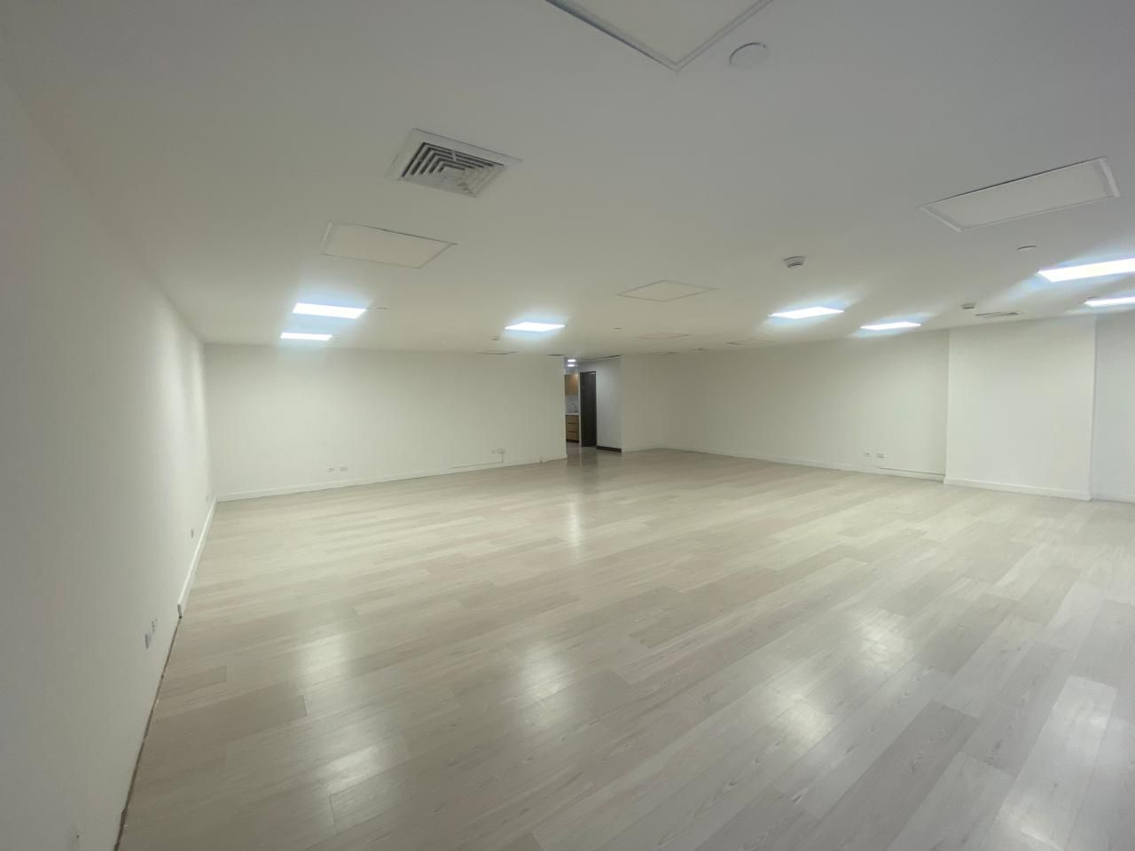 Oficina en arriendo Antioquia Medellín San Diego 104 m2 Habitaciones 0 Baños 1 Garajes 1 Precio $8200000