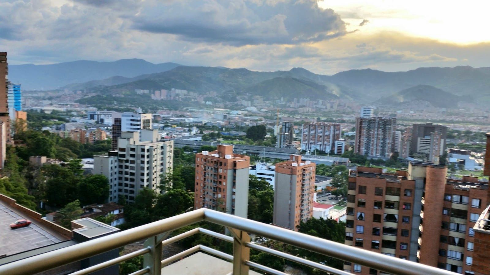 Apartamento en arriendo Antioquia Medellín Castropol 70 m2 Habitaciones 2 Baños 2 Garajes 1 Precio $2900000