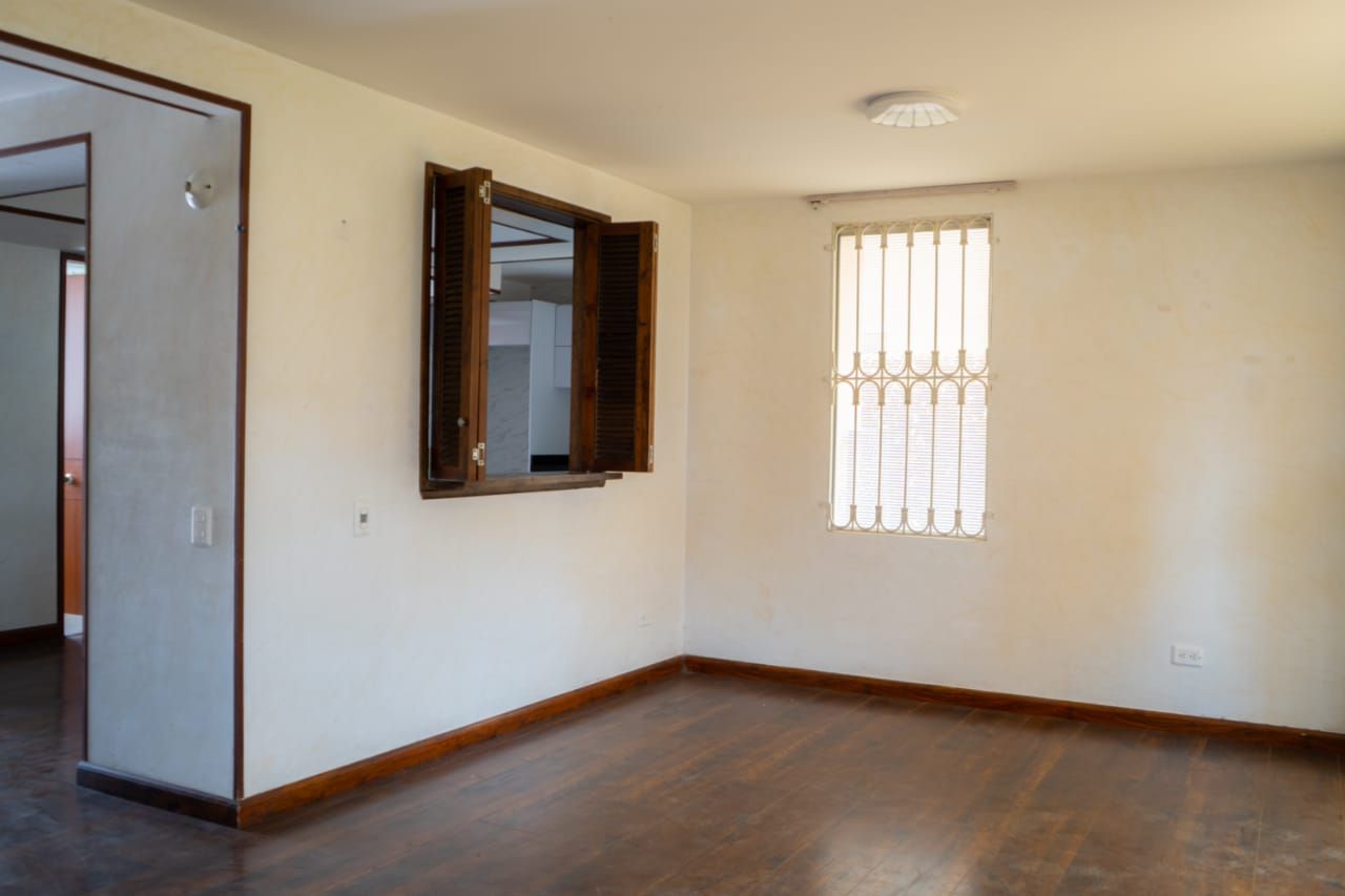 Casa en venta Cundinamarca Madrid Lourdes 266 m2 Habitaciones 3 Baños 1 Garajes 1 Precio $700000000